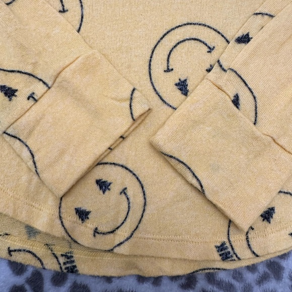 PINK Victoria’s Secret Smiley Face Sleepwear Pajama Top in Yellow Orange Medium - Picture 8 of 17
